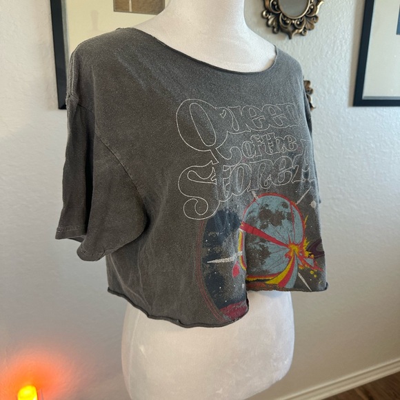 Queen of the Stone Age Distressed Crop Top - Picture 2 of 6